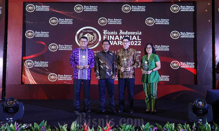 Bisnis Indonesia Berikan 34 Penghargaan Kepada Perusahaan di Sektor Kuangan Dalam Ajang BIFA 2022