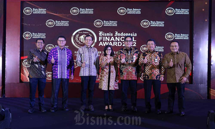 Bisnis Indonesia Berikan 34 Penghargaan Kepada Perusahaan di Sektor Kuangan Dalam Ajang BIFA 2022