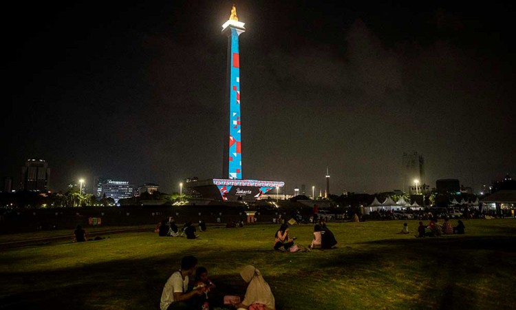 Pertunjukan Video Mapping saat Acara Monas Week 2022