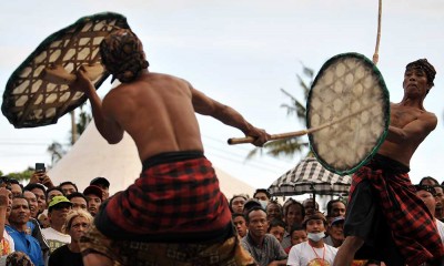 Tradisi Gebug Ende Seraya Ditetapkan Sebagai Warisan Budaya Tak Benda