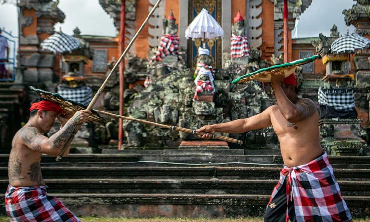 Tradisi Gebug Ende Seraya Ditetapkan Sebagai Warisan Budaya Tak Benda