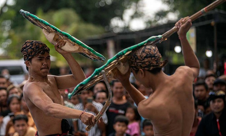 Tradisi Gebug Ende Seraya Ditetapkan Sebagai Warisan Budaya Tak Benda