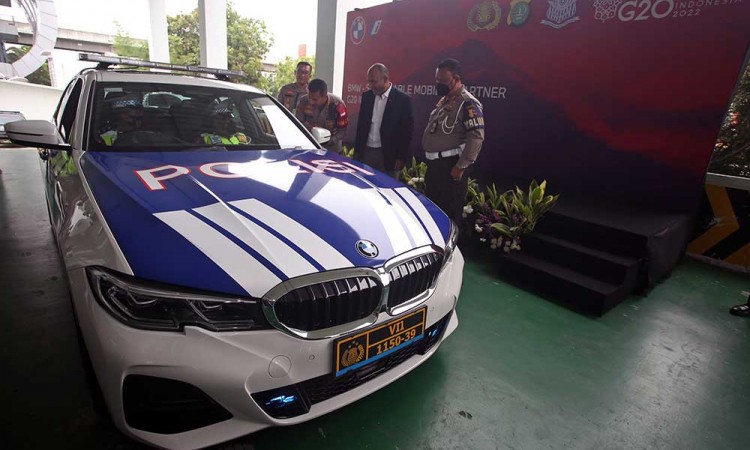 BMW Indonesia Serahkan 1 Unit BMW 330e M Sport Kepada Korlantas Polri Untuk Pengawalan Presidensi G20