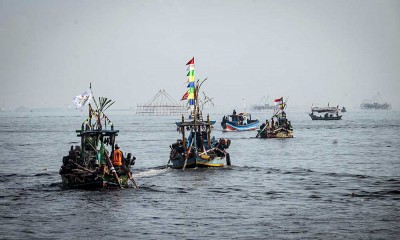 Nelayan Cilincing Gelar Tradisi Nadran Pesta Laut