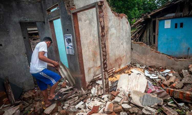 Sejumlah Rumah di Banten Rusak Akibat Hujan Deras Disertai Angin Kencang