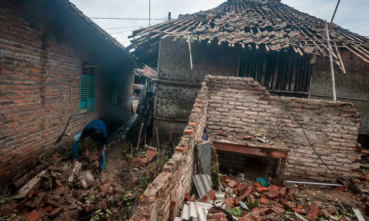 Sejumlah Rumah di Banten Rusak Akibat Hujan Deras Disertai Angin Kencang