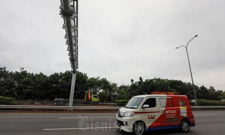 Gantry Pembayaran MLFF Sudah Dipasang di Jalan Tol JORR