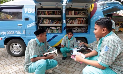 Peningkatan Literasi Pelajar Dengan Perpustakaan Keliling