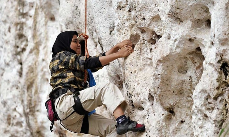 Wisata Panjat Tebing di Konawe Sulawesi Tenggara