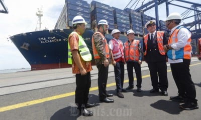 Kunjungan Kapal Petikemas Berkapasitas 16.000 Teu