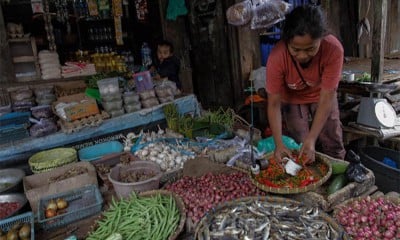 Transaksi Digital di Pasar Tradisional Cancar, NTT