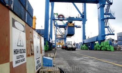 Perawatan Peralatan di Terminal Petikemas Oleh PT Equiport Inti Indonesia