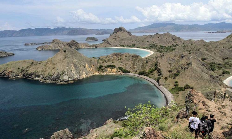 Keindahan Pulau Padar di Taman Nasional Komodo Menjadi Daya Tarik Wisatawan