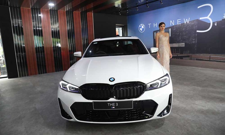 BMW Indonesia Gelar BMW Exhibition di Plaza Senayana