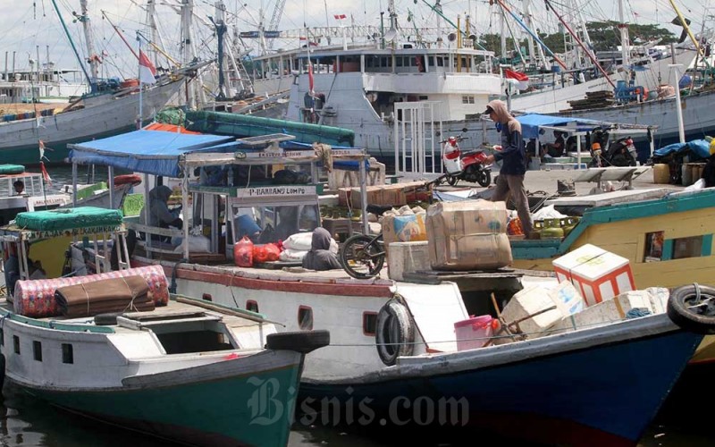 Suasana di Pelabuhan Paotere Makassar, Sulawesi Selatan, Selasa (21/11/2022). Badan Pusat Statistik (BPS) melalui data yang dirilis mengatakan ekonomi Sulawesi Selatan triwulan III-2022 terhadap triwulan III-2021 mengalami pertumbuhan sebesar 5,67 persen (year-on-year/yoy). Bisnis/Paulus Tandi Bone