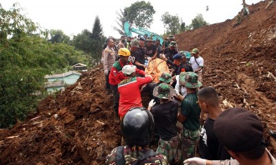 Proses Evakuasi Jenazah Korban Gempa Cianjur