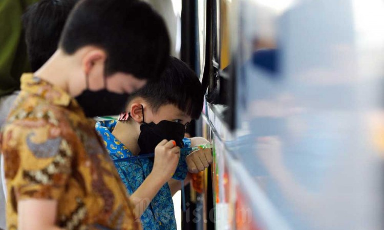 Sambut Hari Disabilitas, PT Transjakarta Ajak 15 Anak Disibiltas Melukis Bus Transjakarta
