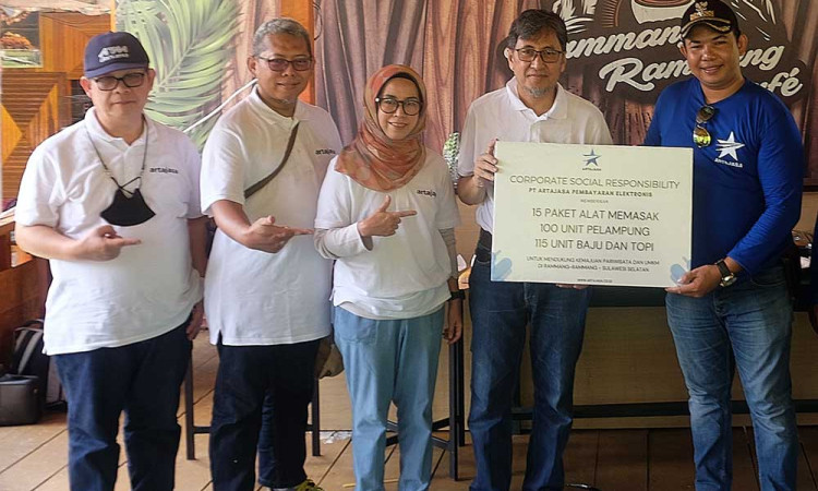 Artajasa Salurkan Bantuan CSR Bagi Kemajuan Pariwisata dan UMKM di Rammang-Rammang, Sulawesi Selatan