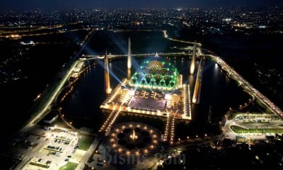 Keindahan Masjid Raya Al Jabbar di Gedebage Bandung saat Malam Hari