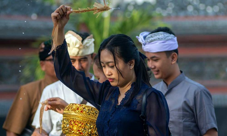 Potret Upacara Persembahyang Galungan di Sejumlah Daerah