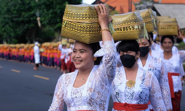 Potret Upacara Persembahyang Galungan di Sejumlah Daerah