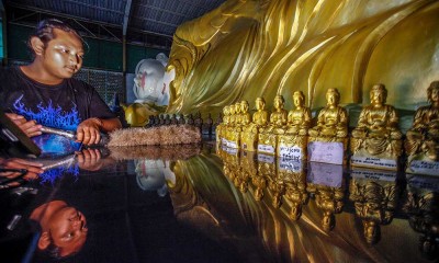 Jelang Imlek, Patung Buddha Tidur di Vihara Buddha Dharma Mulai Dibersihkan