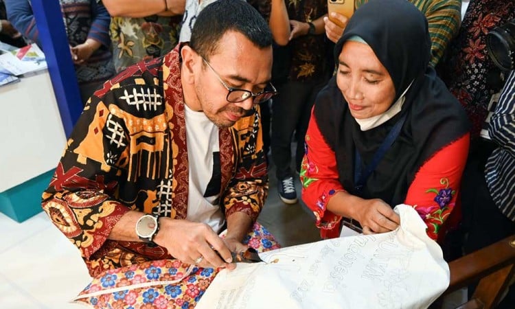 PT Semen Indonesia (Persero) Tbk. Berpartisipasi Dalam Bazar UMKM Untuk Indonesia 2023