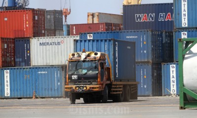 PT Pelindo Terminal Petikemas Targetkan Arus Peti Kemas Naik 3,3 Persen Pada Tahun Ini