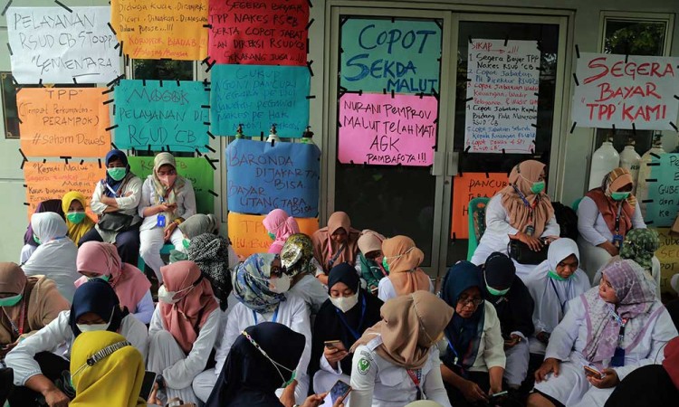 Tenaga Kesehatan RSUD Chasan Boesoirie Ternate Lakukan Aksi Mogok Kerja