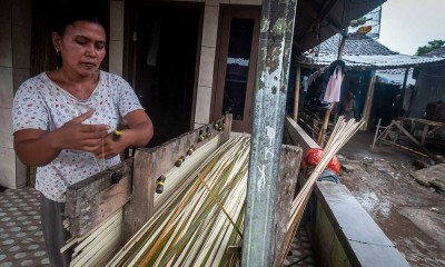 Melihat Lebih Dekat Kampung Perajin Kerai di Banten
