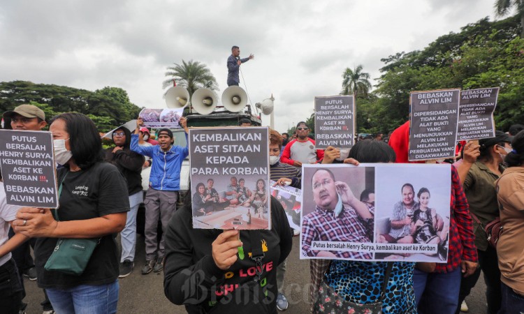Aksi Unjuk Rasa Menuntut Usut Tuntas Kasus Penggelapan Dana KSP Indosurya