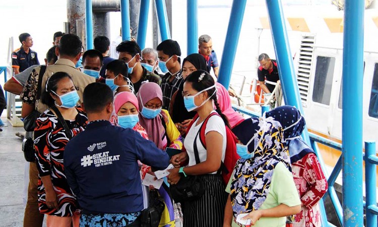Otoritas Imigrasi Malaysia Mendeportasi Pekerja Migran Indonesia Yang Bermasalah