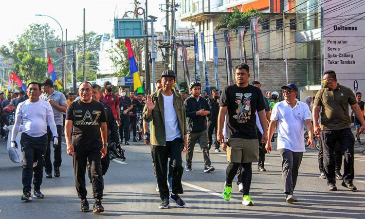 Presiden Joko Widodo Menyapa Warga di CFD Medan