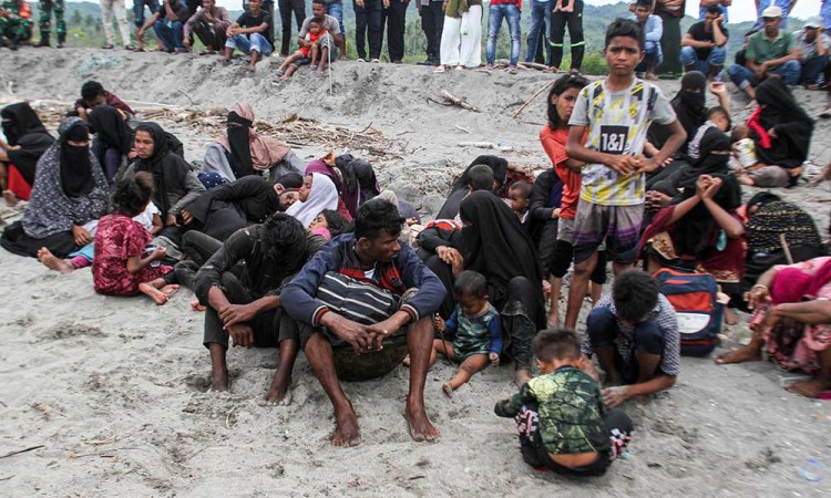 Puluhan Imigran Etnis Rohingya Terdampar di Aceh
