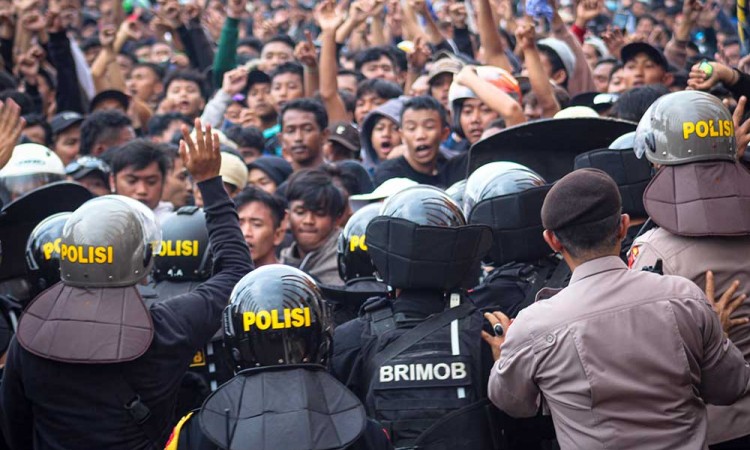 Kerusuhan Suporter PSIS Semarang di Stadion Jatidiri Semarang