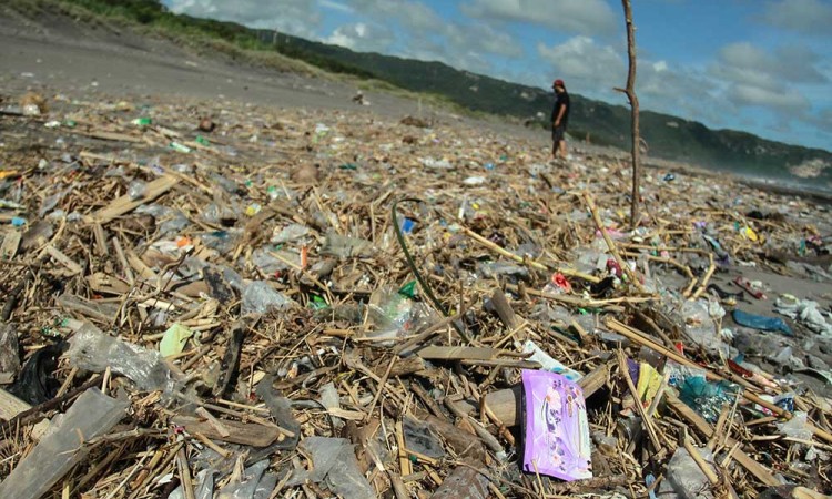 Pantai di Yogyakarta Mulai Dipenuhi Sampah