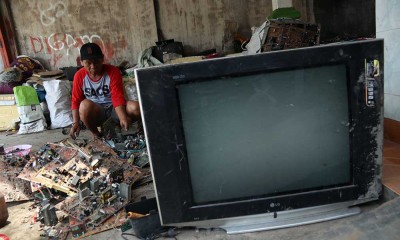 Warga di Yogyakarta Mencari Harta Karun Dari Limbah Elektronik