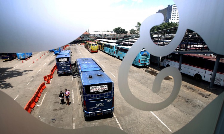 Terminal Tipe A Leuwipanjang Bandung AKan Terapkan Sistem Tiket Berbasis Online 