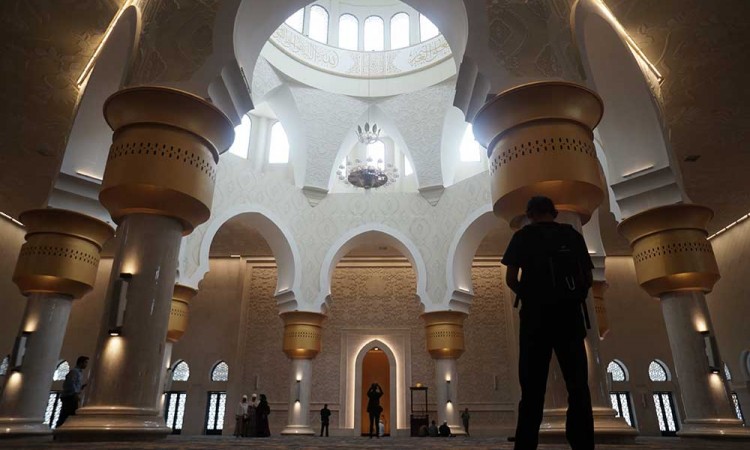 Potret Kemegahan Masjid Raya Sheikh Zayed di Solo
