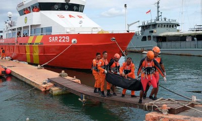 Tim SAR Bali Mengevakuasi Korban Tenggelamnya Kapal Motor Linggar Petak 89