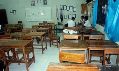 Banyak Siswa di NTT  Terlambat Sekolah Akibat Perubahan Jam Masuk Sekolah Menjadi 05.30 WITA