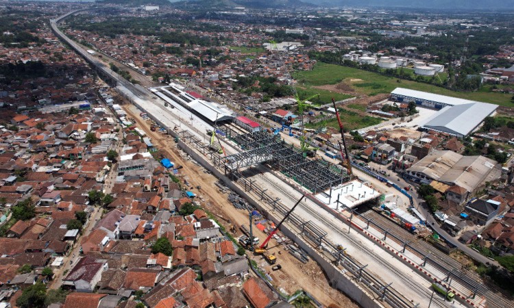 KAI Akan Operasikan Kereta Feeder Untuk Menghubungkan Penumpang ke Stasiun Kereta Cepat