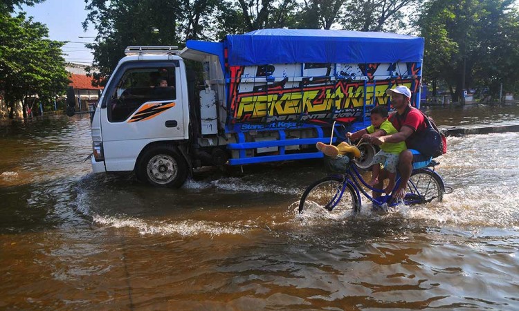 Jalur Pantura di Kudus Sudah Seminggu Terendam Banjir