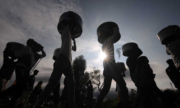 Sambut Bulan Ramadan, Warga di Boyolali Gelar Tradisi Sadranan di Kaki Gunung Merapi