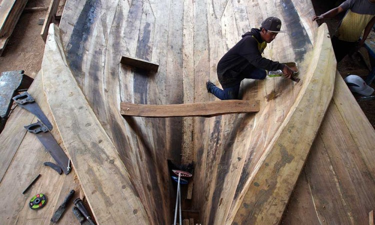 Melihat Pembuatan Kapal Nelayan Tradisioinal di Malang Jawa Timur