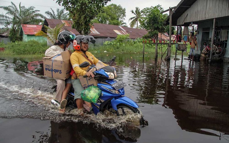 Ratusan Rumah Di Palangkaraya Terendam Banjir Luapan Sungai Kahayan