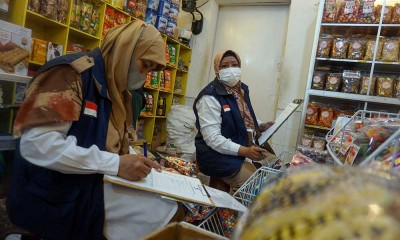 Petugas BPOM Semarang Lakukan Pengecekan Ijin Edar Makanan Oleh-Oleh