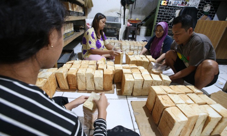 Rumah Produksi Chen Chen Bakery Mampu Memproduksi Hingga 1.000 Bungkus Roti Per Hari