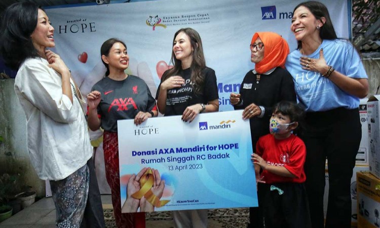 AXA Mandiri Salurkan Bantuan Untuk Pasien Kanker Anak