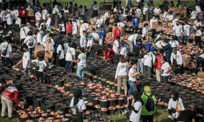 Pembagian Sepuluh Ribu Paket Sembako